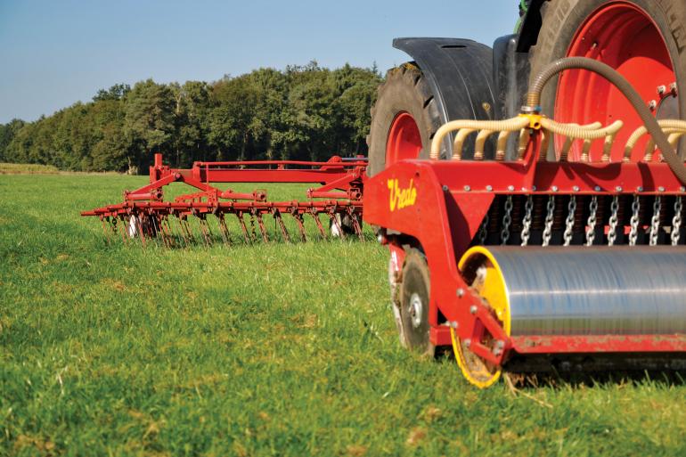 Grasland doorzaaien met de Evers GrasProfi en de Vredo Agri doorzaaier