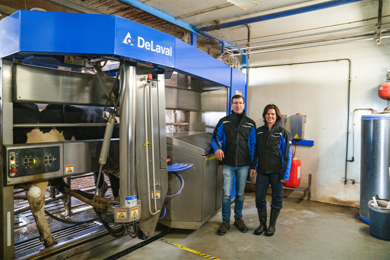 Luc en Isabelle Baes bij DeLaval VMS V310 melkrobot