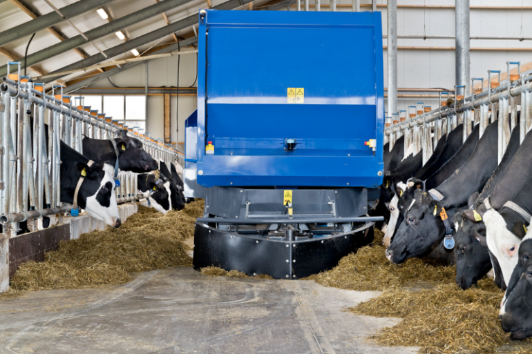 Zelfrijdende distributiewagen van DeLaval: de OptiWagon